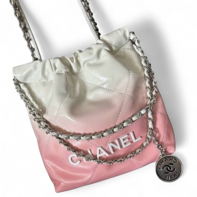 VIP/GWP White Quilted Bucket Bag - Image 8