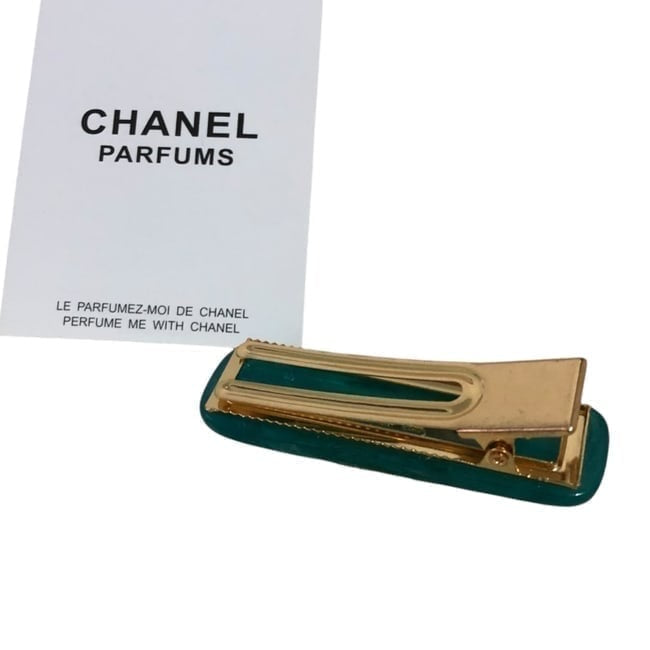 VIP/GWP Rhinestone CC Rounded Rectangle Hair Clip