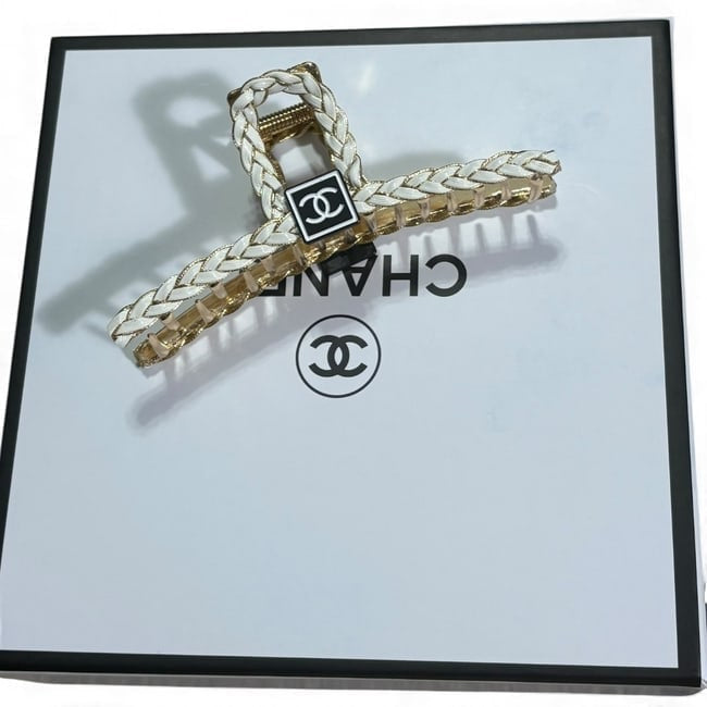 VIP/GWP White Rope Hair Clip with Gift Bag