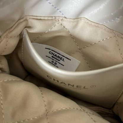 VIP/GWP White Quilted Bucket Bag - Image 7