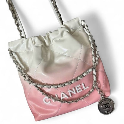 VIP/GWP White Quilted Bucket Bag - Image 8