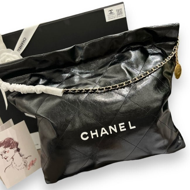 VIP/GWP Black Quilted Zip Pouch - Image 1