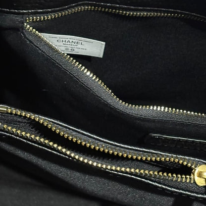 VIP/GWP Black Quilted Grand Shopping Tote - Image 12
