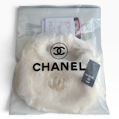 VIP/GWP Cream White Faux Fur CC Hobo Shoulder Bag - Image 8