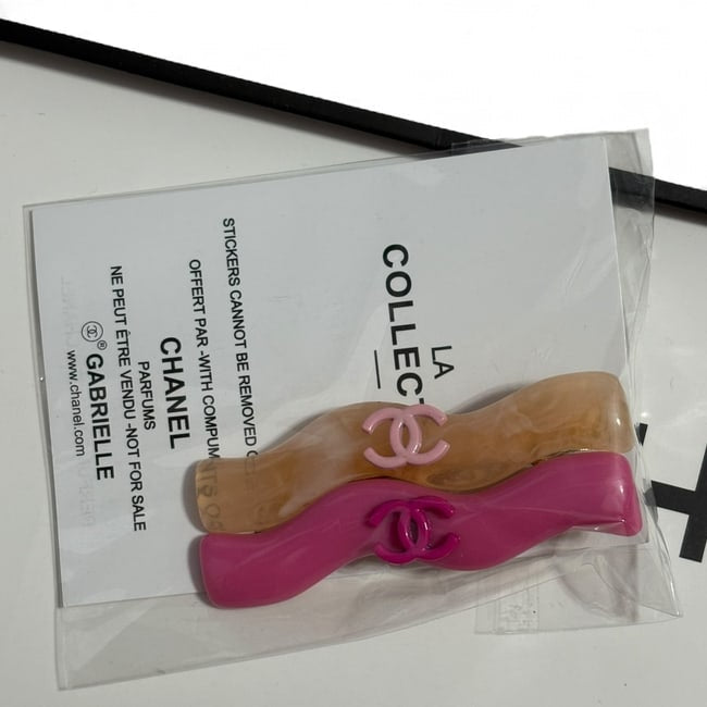 VIP/GWP Orange 2Pc Zig Zag Hair Clips with Bag