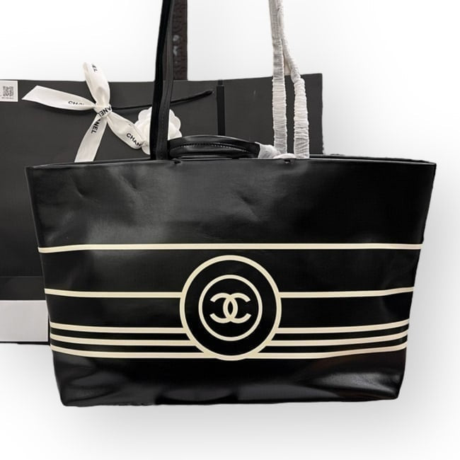 VIP/GWP Black Tote Bag with Gift Bag