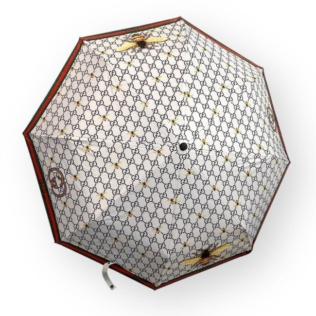 VIP/GWP White Signature Bee Umbrella with Sleeve & Box