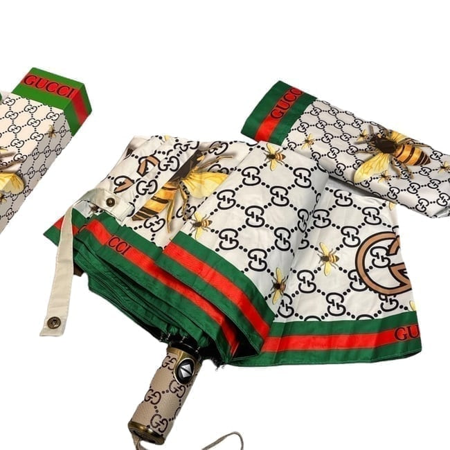 VIP/GWP White Signature Bee Umbrella with Sleeve & Box