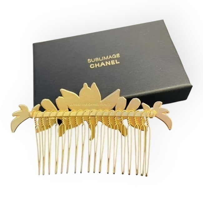 VIP/GWP Gold Sublimage Floral Hair Clip - Image 3