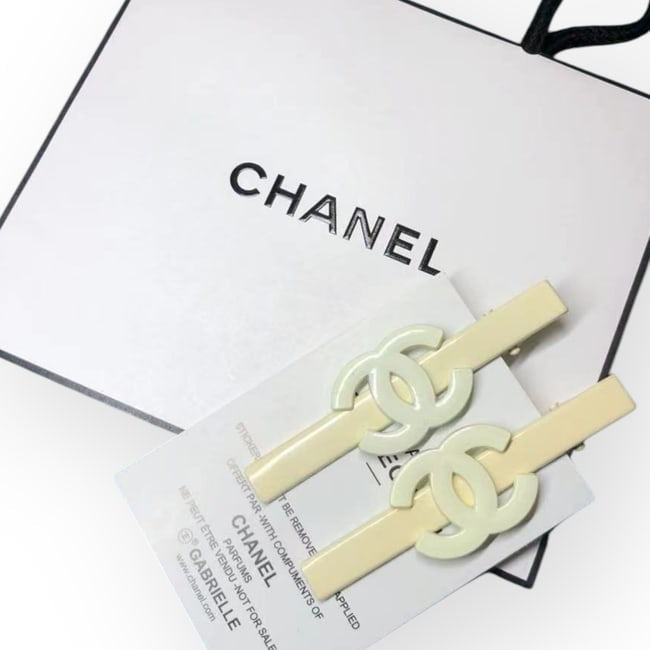 VIP/GWP 2Pc CC Logo Long Rectangle Hair Clips