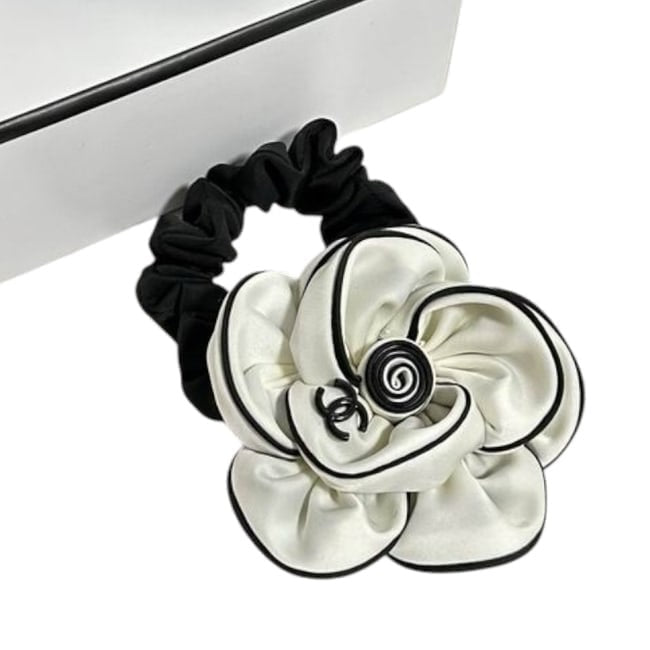 VIP/GWP White Camelia Floral Scrunchy with Bag