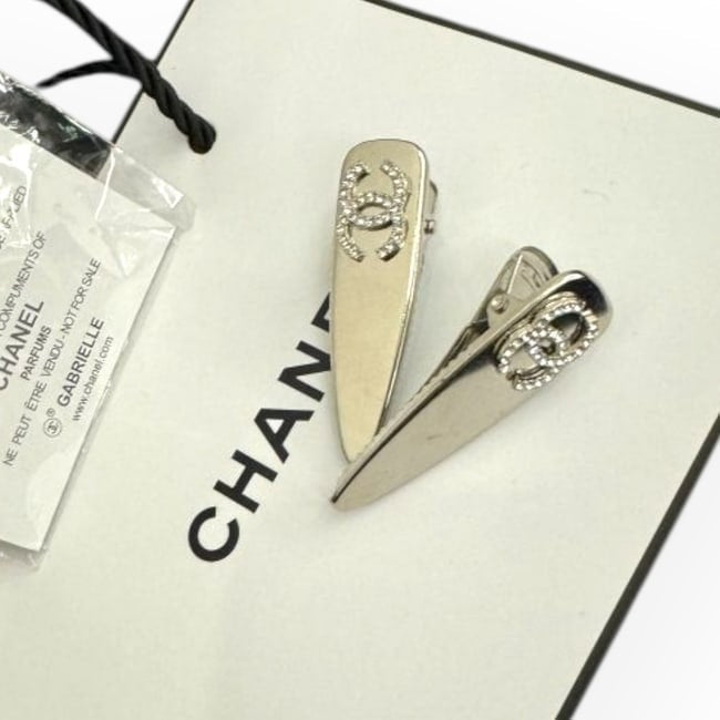 VIP/GWP 2Pc Rhinestone Logo Hair Clips