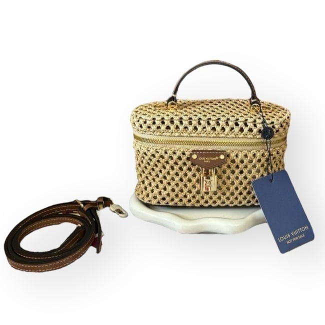 VIP/GWP Gold Woven Vanity Case with Box