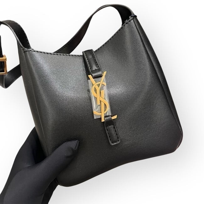 VIP/GWP Black Bucket Bag with Box