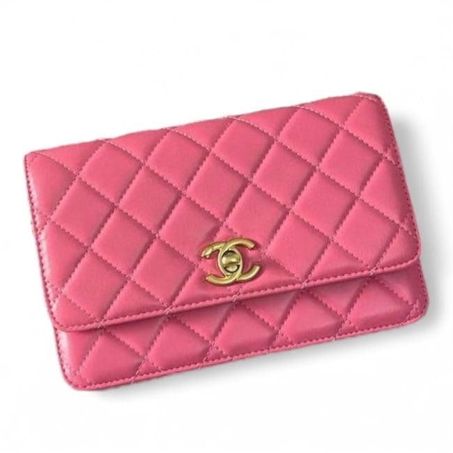 VIP/GWP Pink WOC Bag with Box