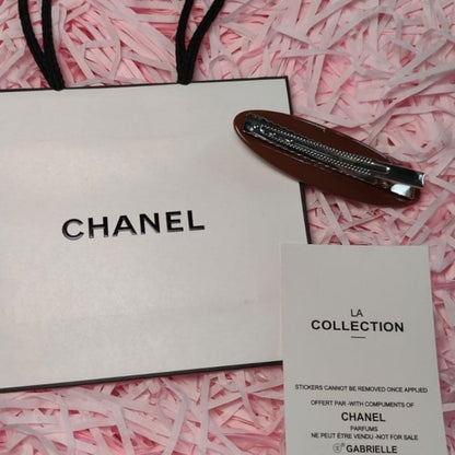 VIP/GWP CC Long Oval Hair Clip with Gift Bag