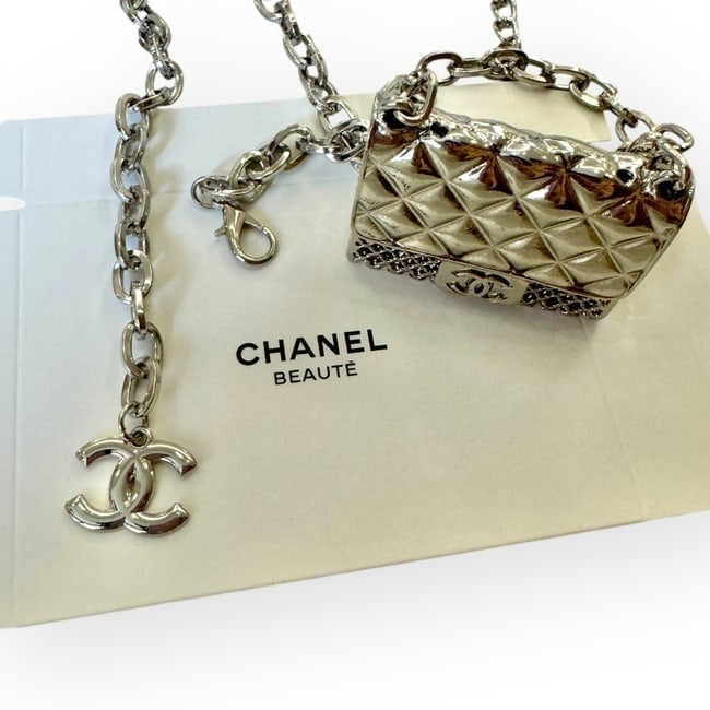 VIP/GWP Silver Chain Belt with Gift Bag