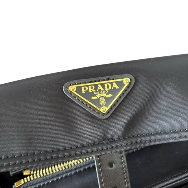 VIP/GWP Black Messenger Bag