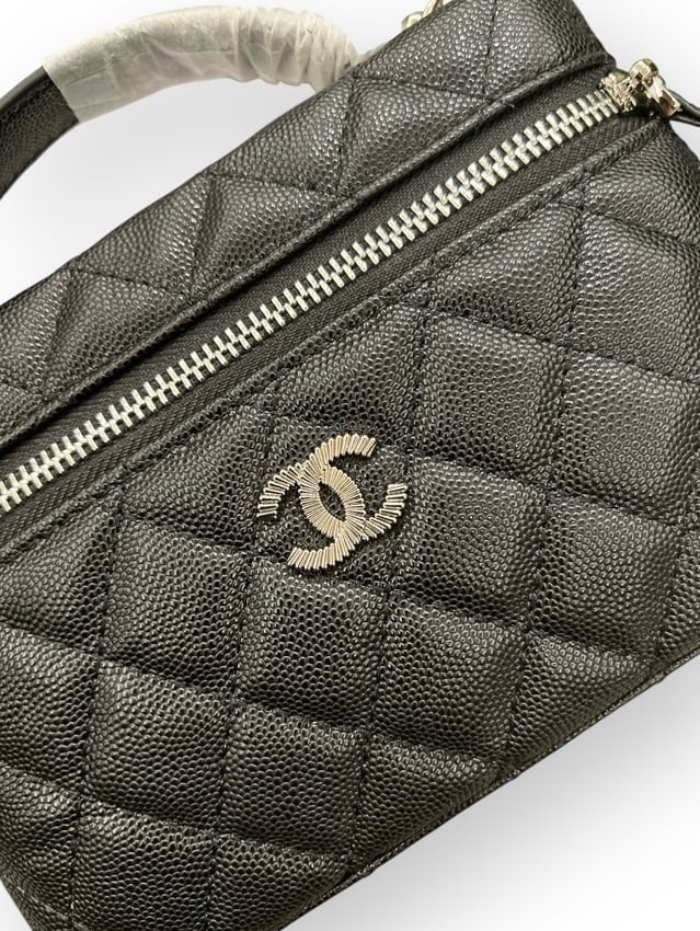 VIP/GWP Black Quilted Chain Vanity Bag