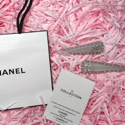 VIP/GWP 2Pc Rhinestone CC Hair Clips with Bag