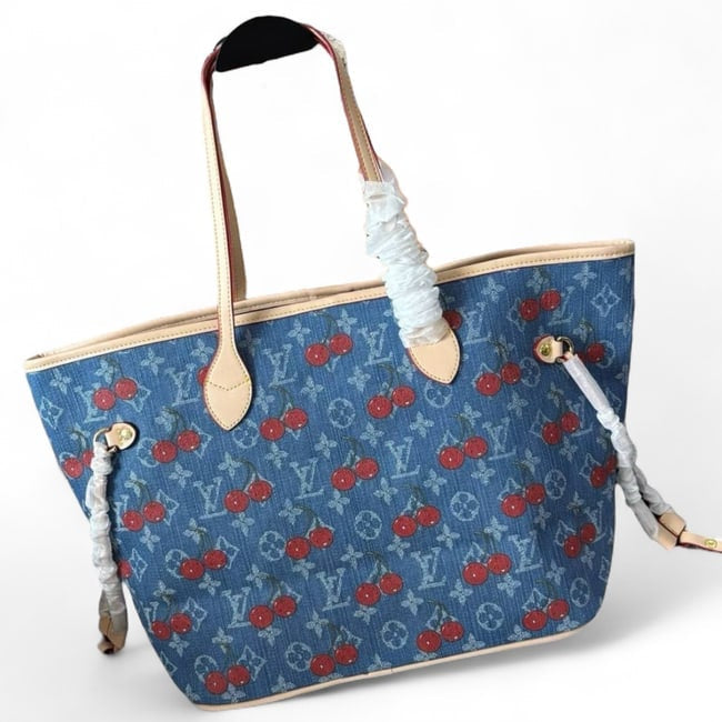 VIP/GWP Denim Neverfull MM Tote & Pouch