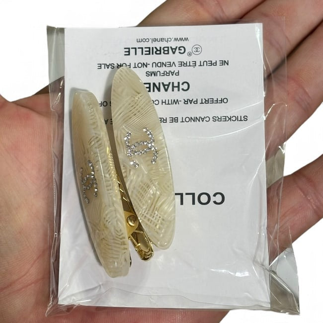 VIP/GWP 2Pc Rhinestone CC Shimmer Hair Clips