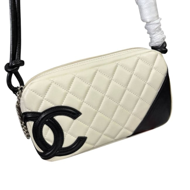 VIP/GWP White Quilted Camera Bag with Box
