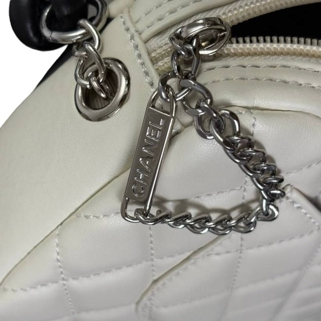 VIP/GWP White Quilted Camera Bag with Box