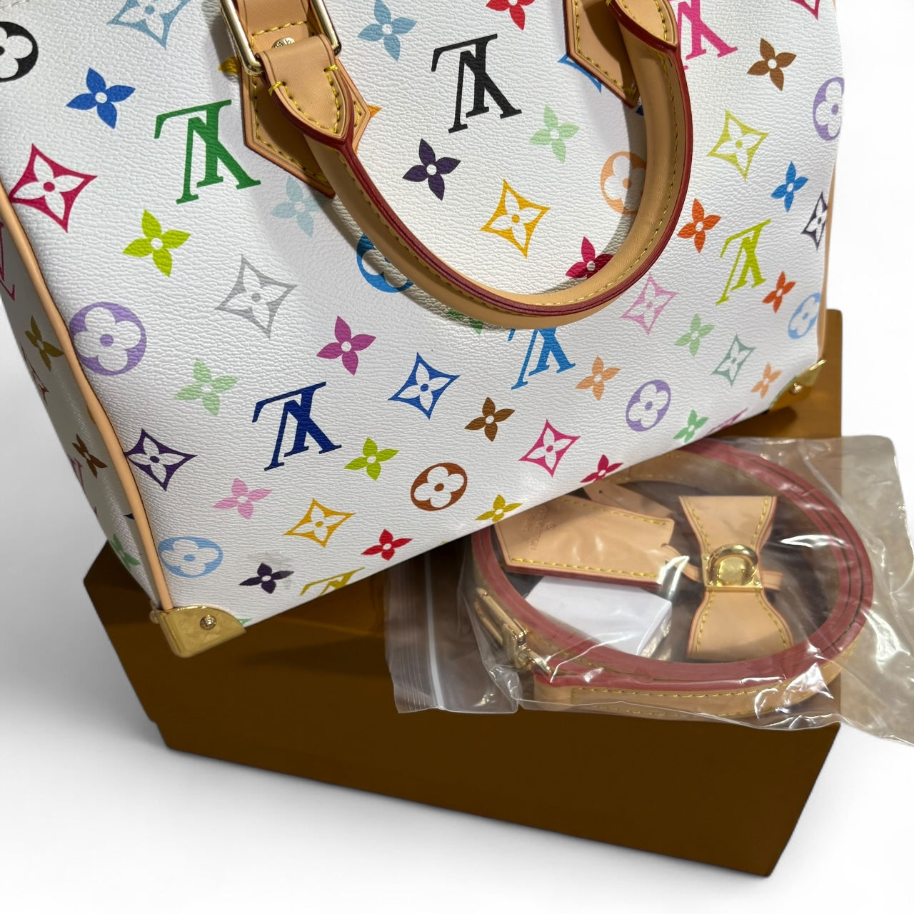 VIP/GWP White Monogram Speedy Bag with Box