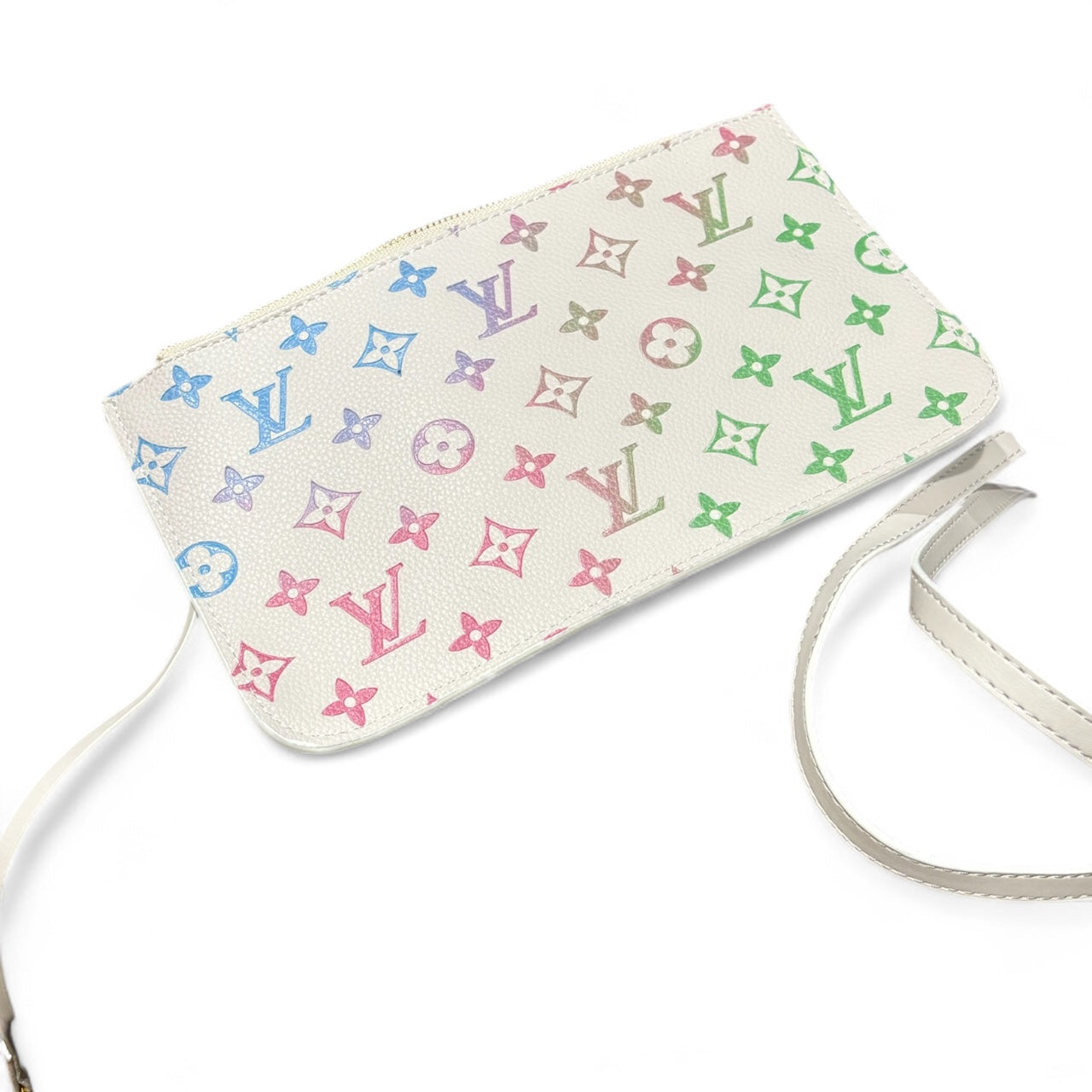 VIP/GWP White Neverfull MM Tote & Pouch