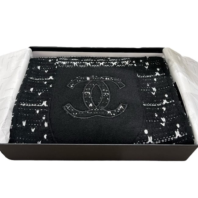 VIP/GWP Black Scarf with Box