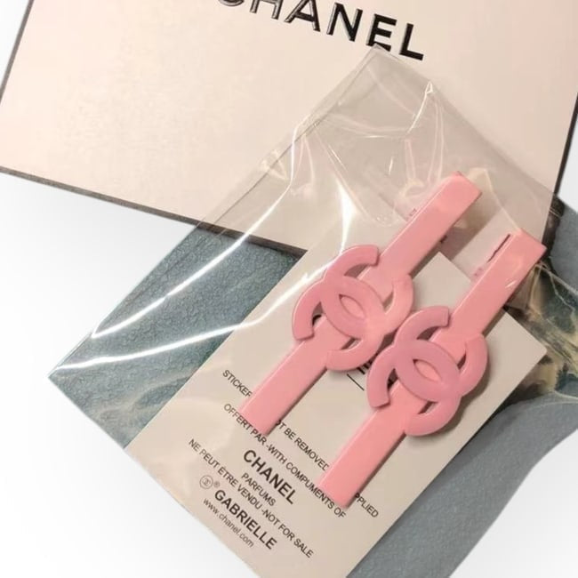 VIP/GWP Pink 2Pc CC Long Rectangle Hair Clips