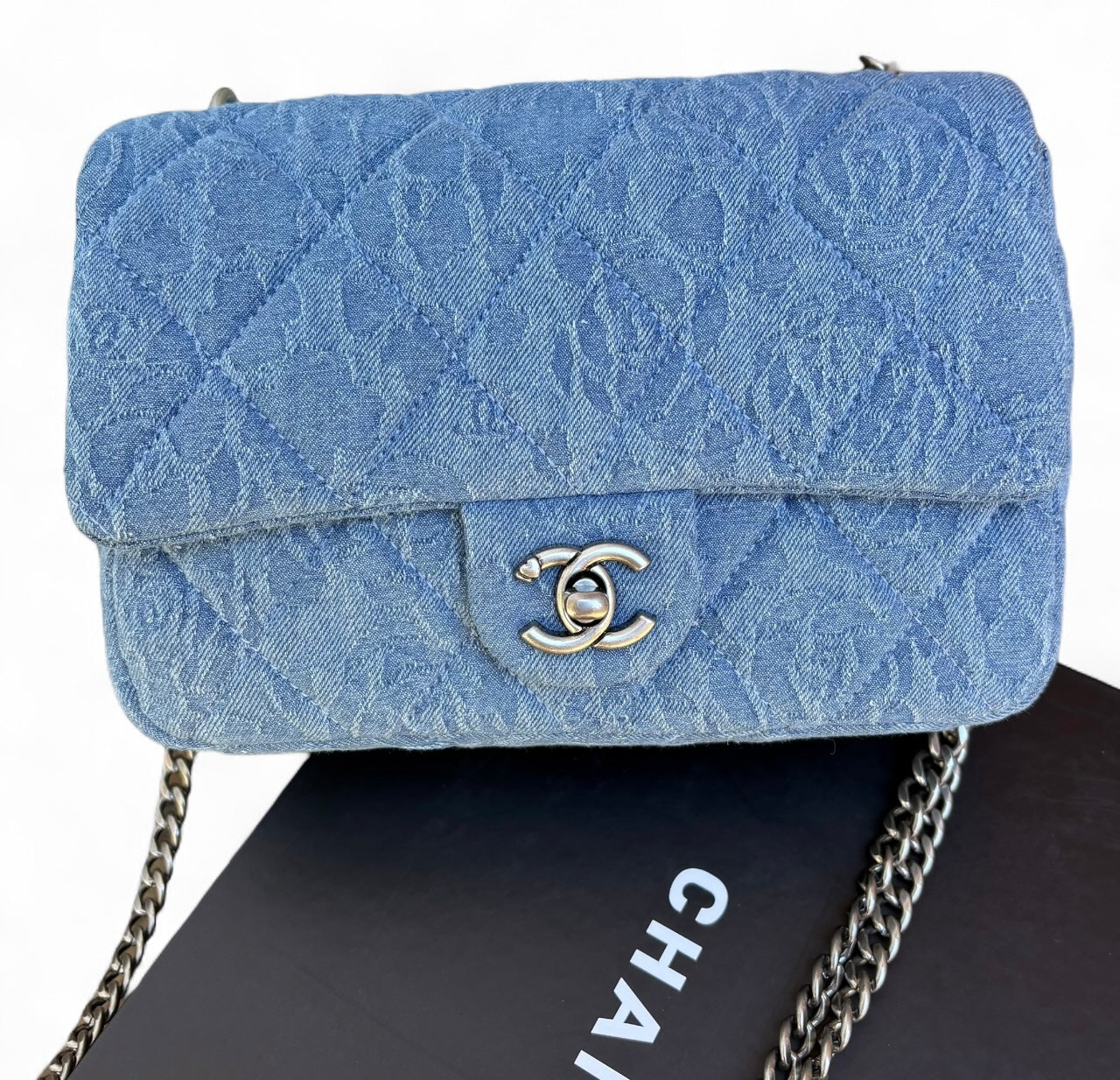 VIP/GWP Quilted Floral Classic Flap Bag