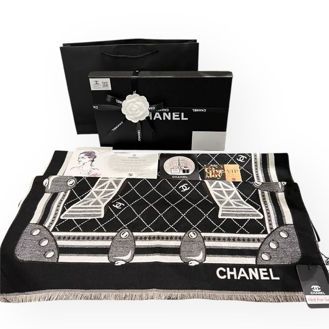 VIP/GWP Black Scarf