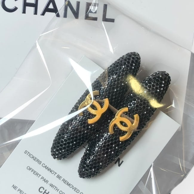 VIP/GWP Black 2Pc Rhinestone CC Hair Clips