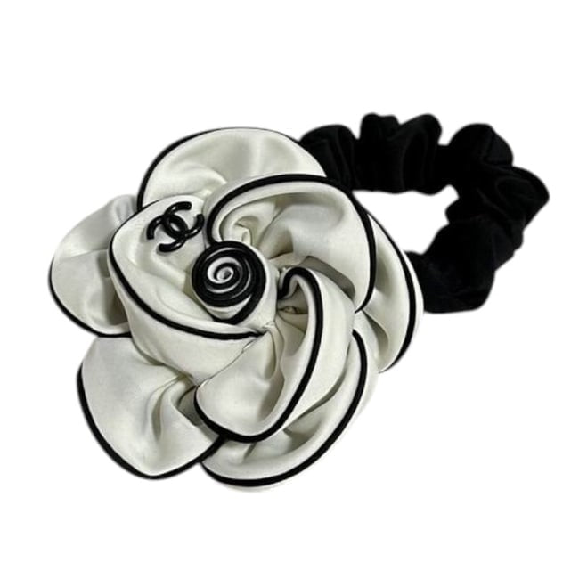 VIP/GWP White Camelia Floral Scrunchy with Bag