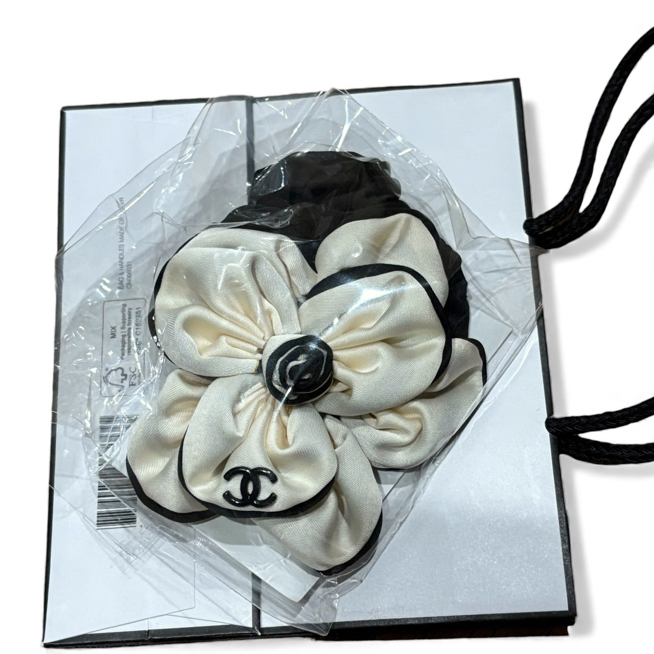 VIP/GWP White Camelia Floral Scrunchy with Bag