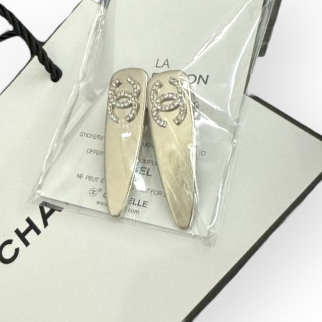 VIP/GWP 2Pc Rhinestone Logo Hair Clips
