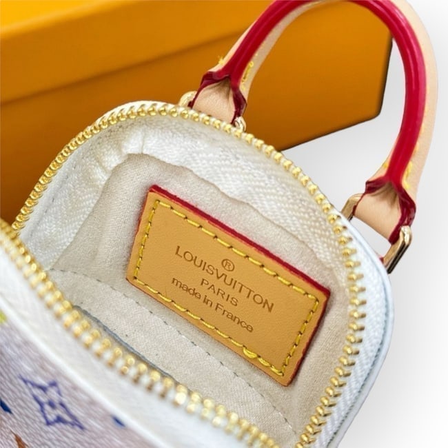 VIP/GWP White Monogram Alma Bag with Box