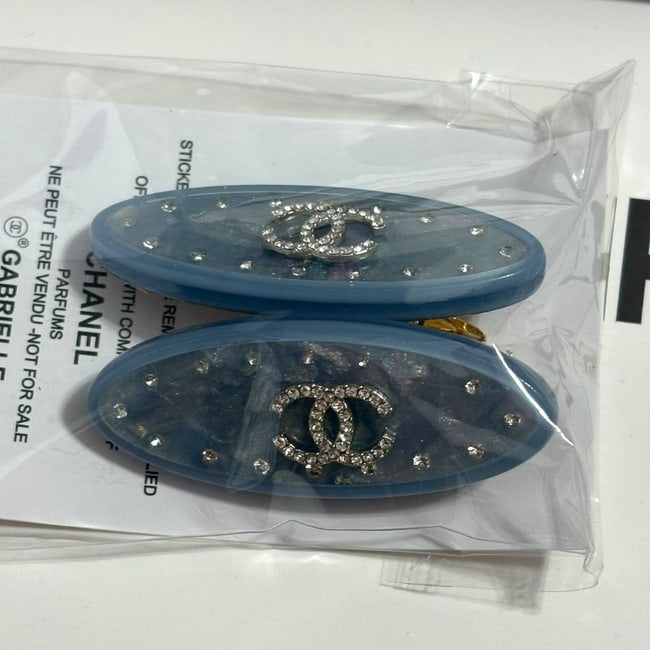 VIP/GWP 2Pc Rhinestone CC Logo Hair Clips