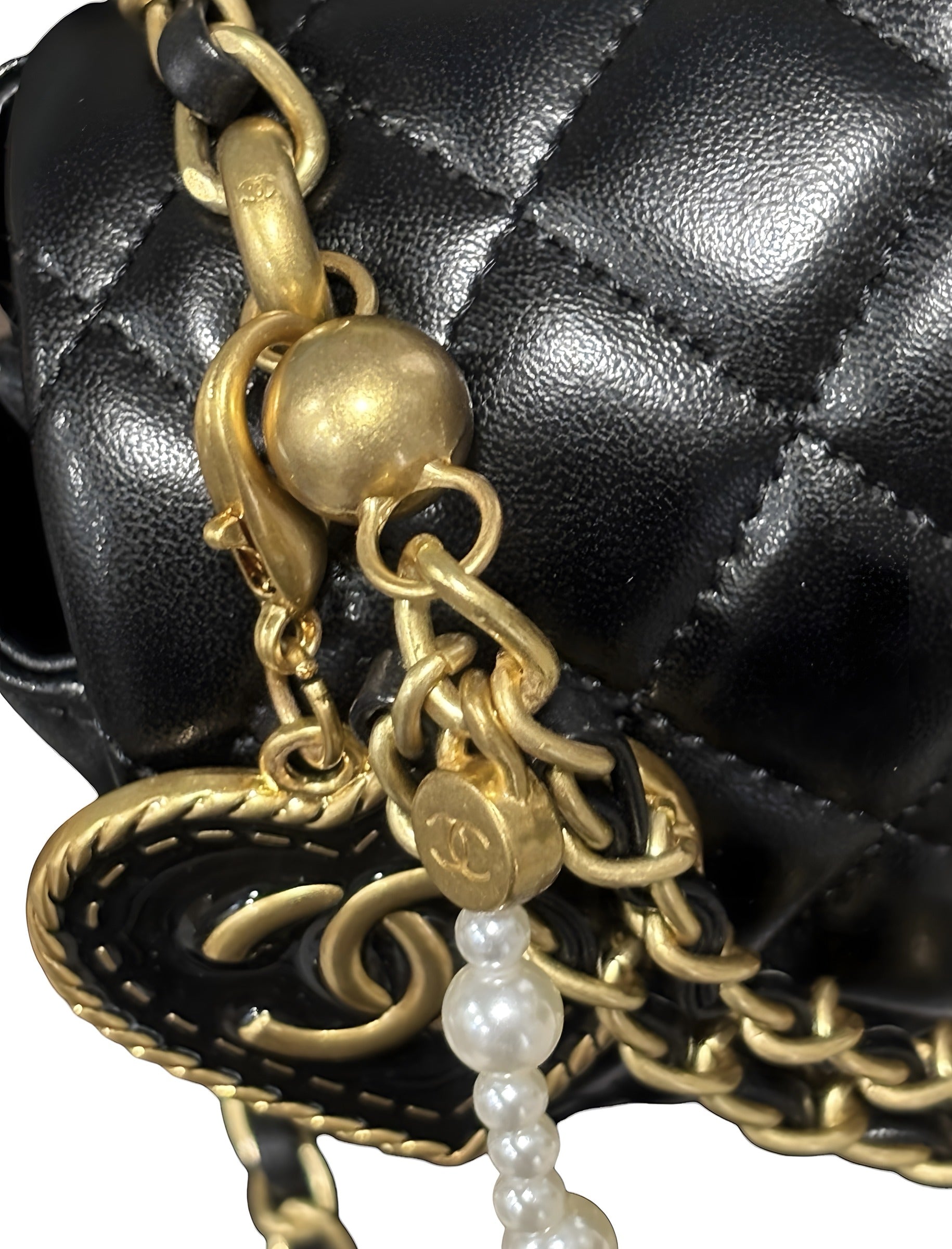 VIP/GWP Pearl Quilted Charm with Box