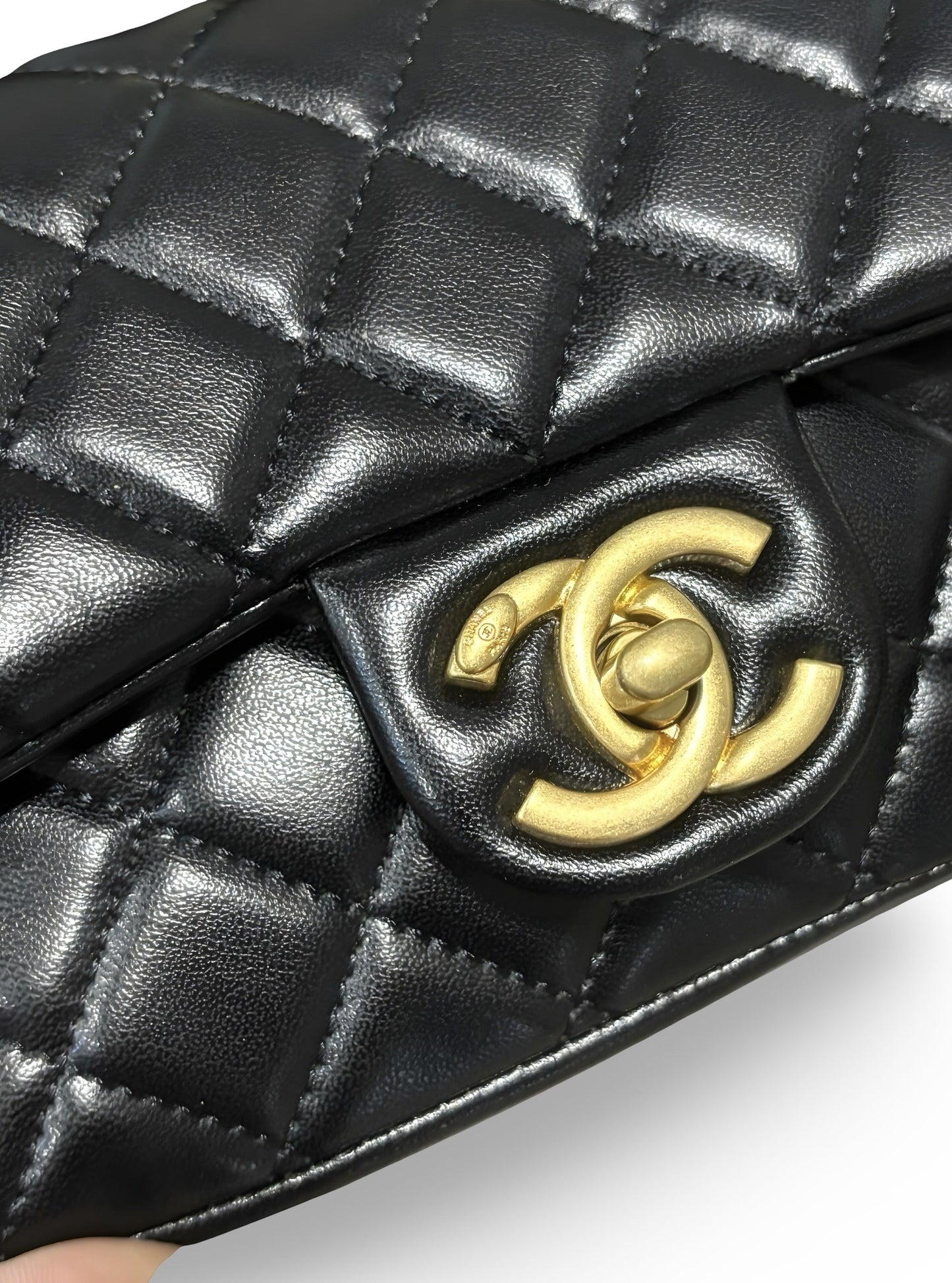 VIP/GWP Pearl Quilted Charm with Box