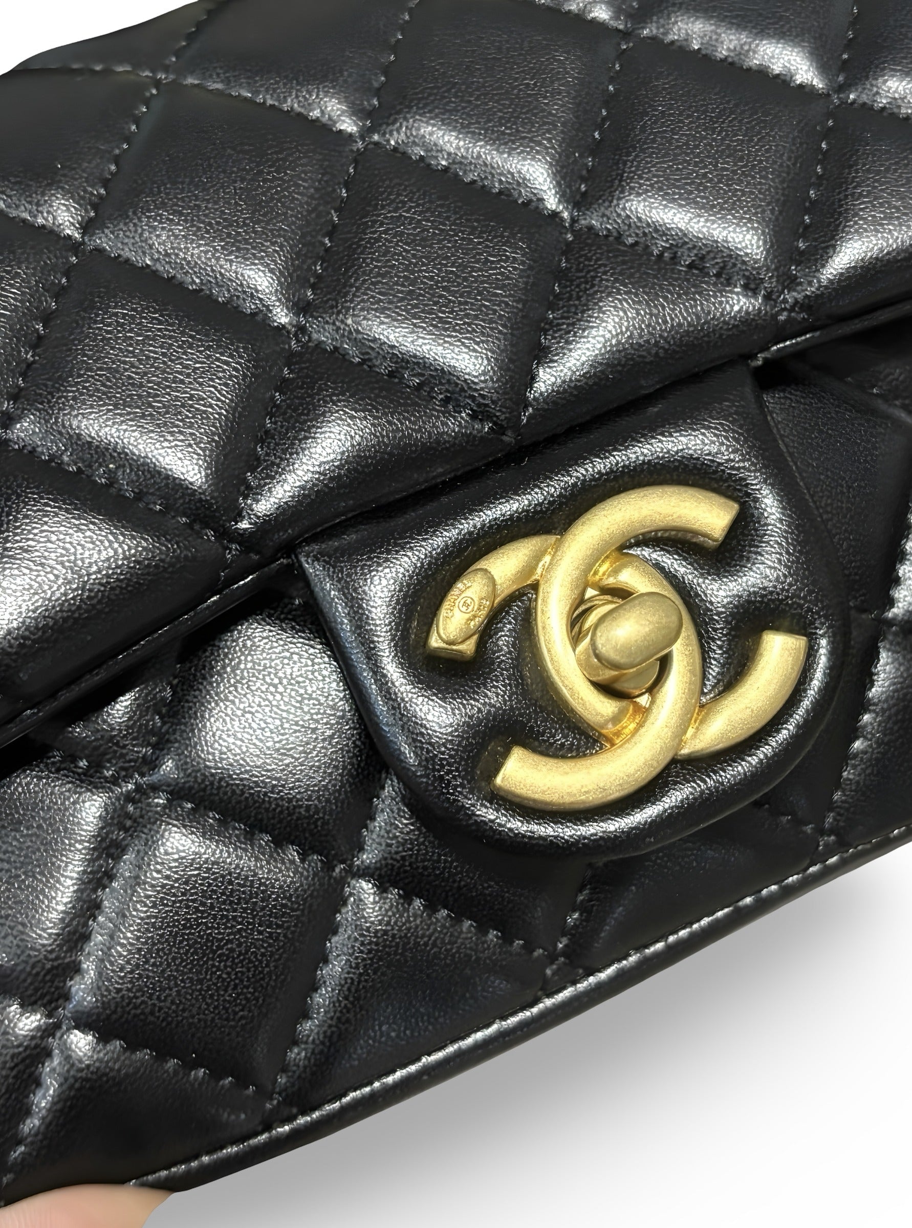 VIP/GWP Pearl Quilted Charm with Box