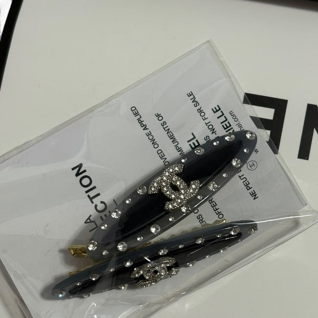 VIP/GWP 2Pc Rhinestone CC Logo Hair Clips
