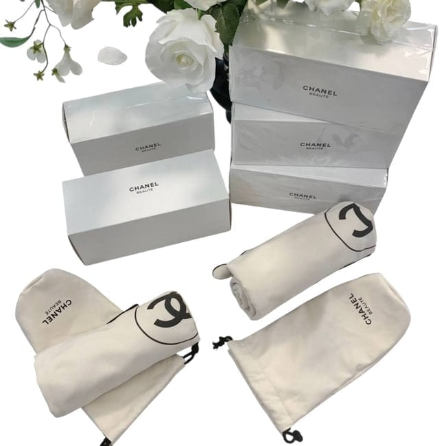 VIP/GWP White Logo Pouch