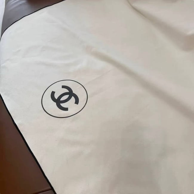 VIP/GWP White Logo Pouch