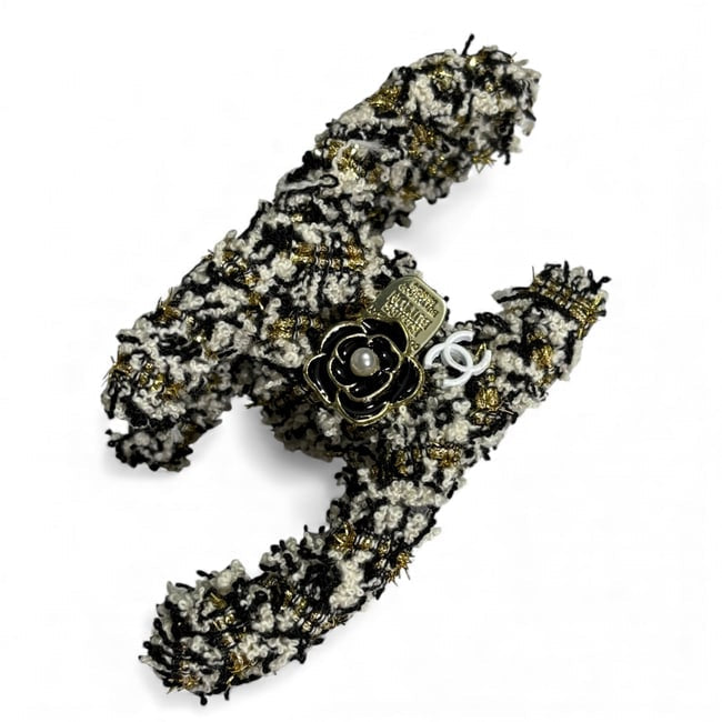 VIP/GWP White 2Pc Tweed Hair Clips with Box