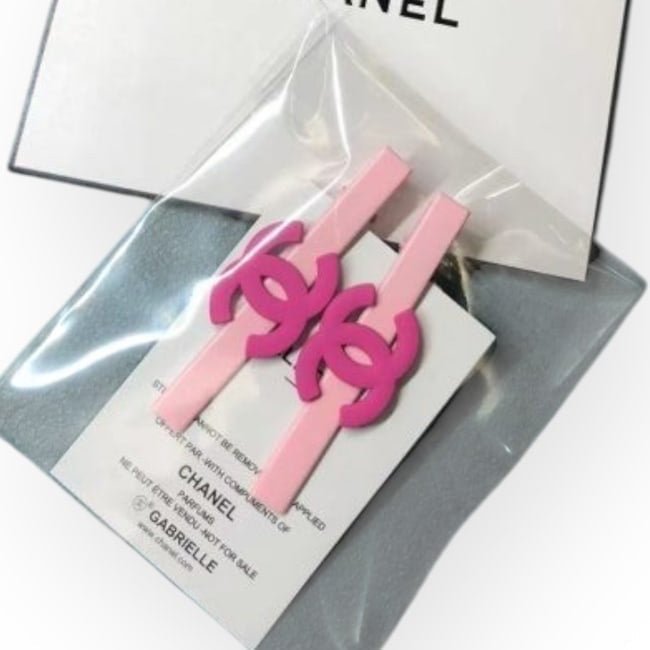 VIP/GWP 2Pc CC Logo Long Rectangle Hair Clips