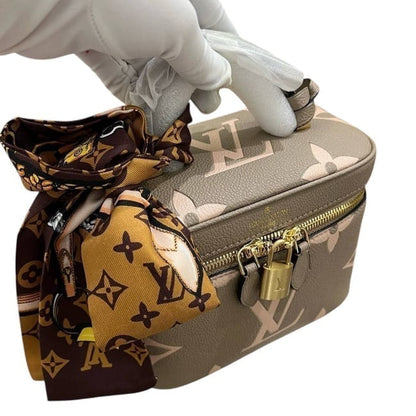VIP/GWP Beige Vanity Case with Box