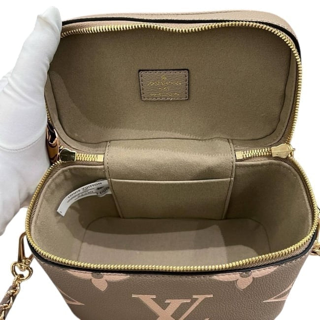 VIP/GWP Beige Vanity Case with Box
